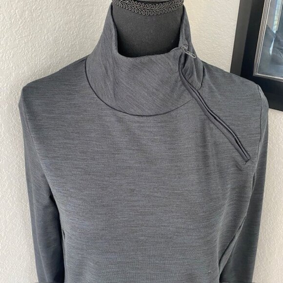 LORNA JANE Active Side Neck Half Zip Pullover Charcoal Medium - Picture 3 of 12